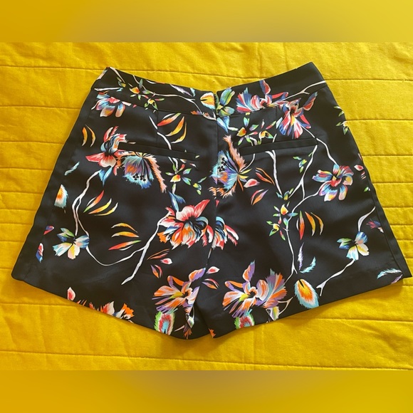 Adorable Bar III Black Floral Dress Shorts (3.5” inseam) - Picture 2 of 9